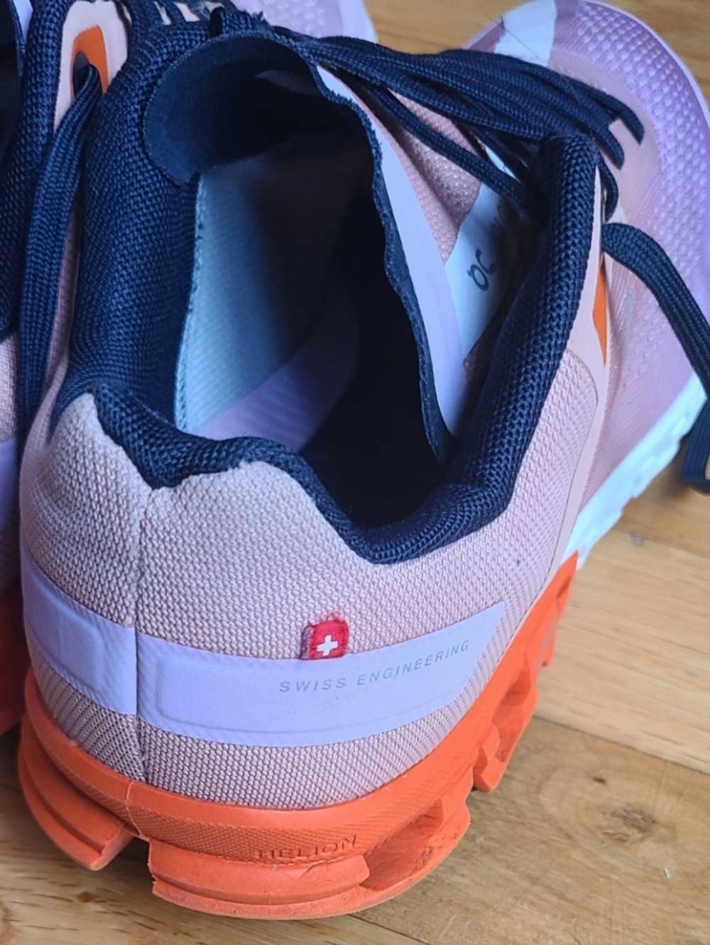 On Running Cloudflow 3 Sz 8 Travel Athleisure Dopamine Dressing Normcore - Picture 9 of 16